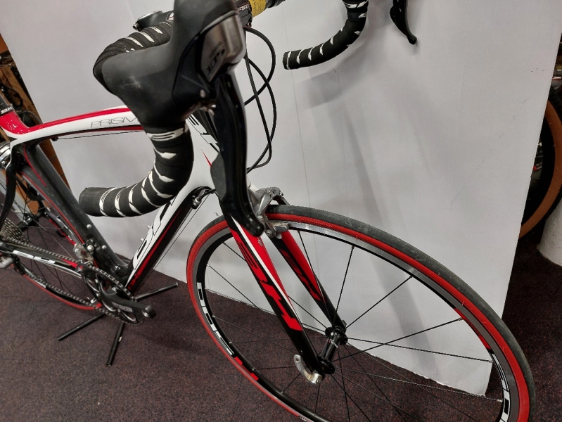 Vélo course BH Prisma
