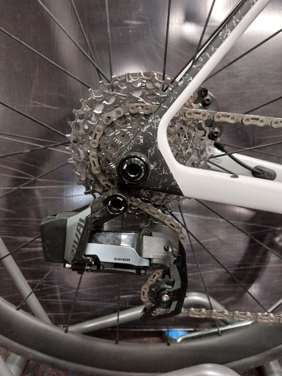 Vélo route course Trek Madone SL6 Rival AXS