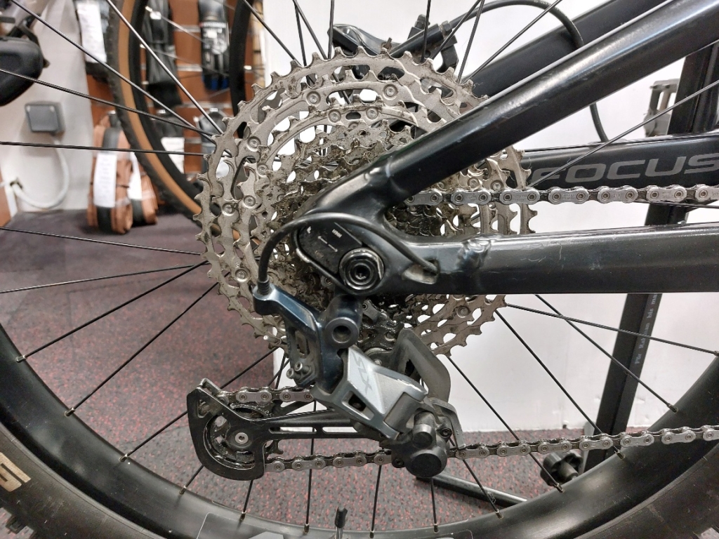 VTT Électrique tout suspendu Focus Jam2