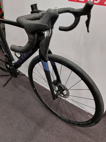 Vélo course route Colnago C68